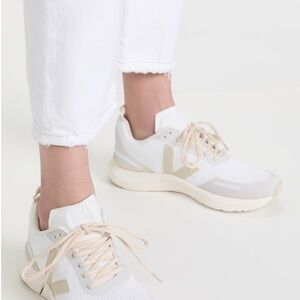 Veja Women's Impala sneakers